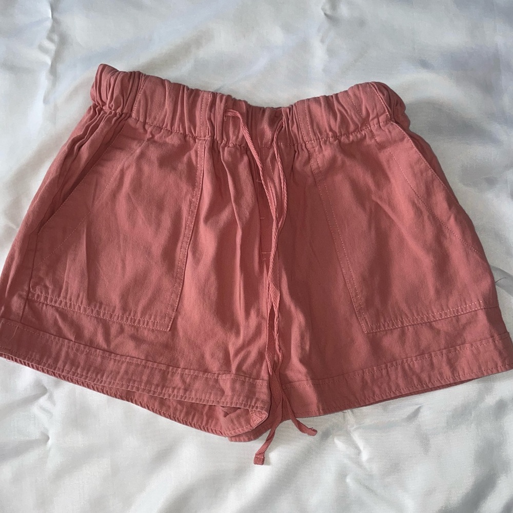 PINK SUMMER SHORTS SIZE SMALL